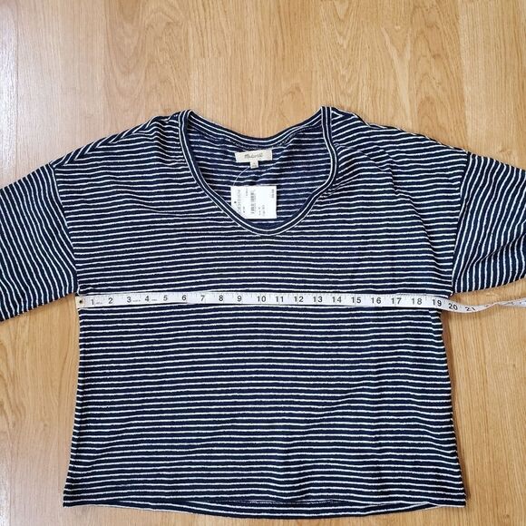 Madewell V-Neck Bubble-Sleeve Sweatshirt - Picture 9 of 13